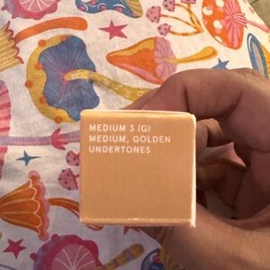 One size beauty concealer in the shade medium 3 for golden undertones